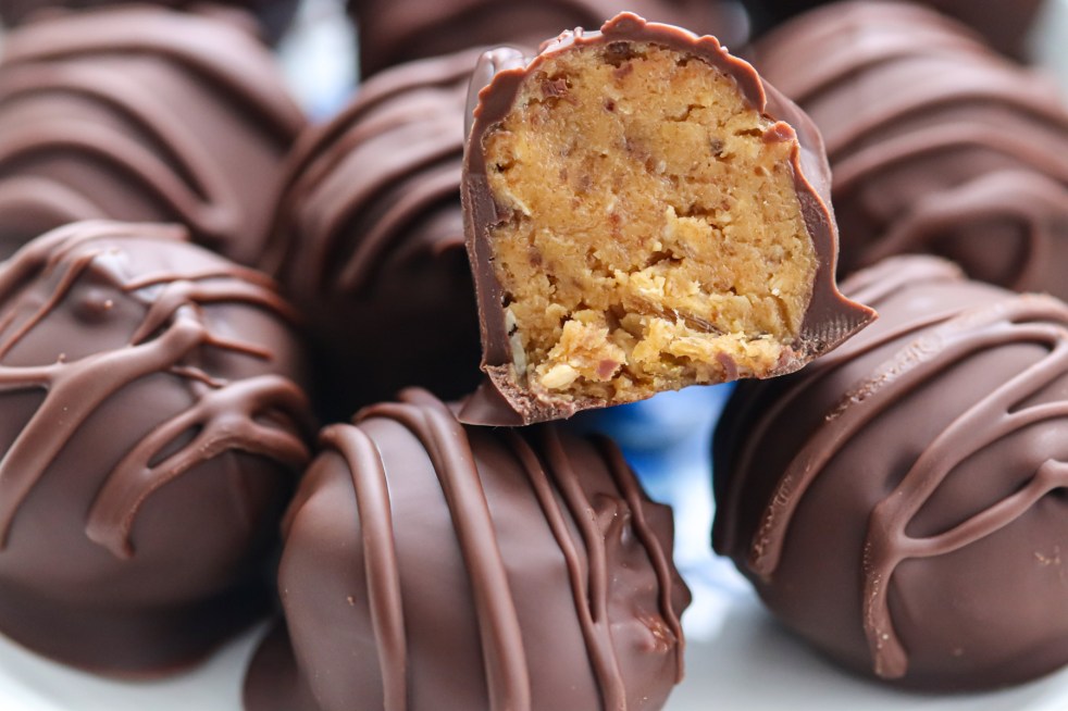 Chocolate Peanut Butter&nbsp;Balls
